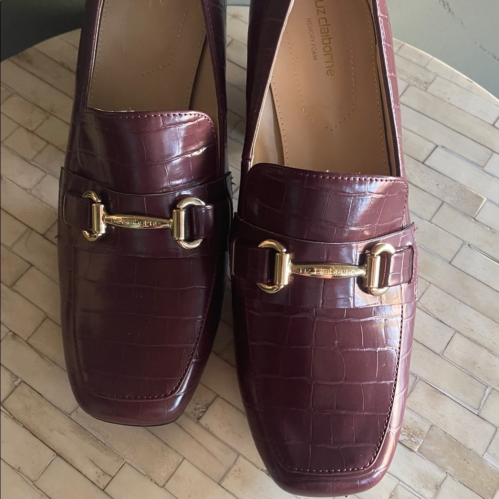 Liz Claiborne Maroon Platform chunky Heel loafers